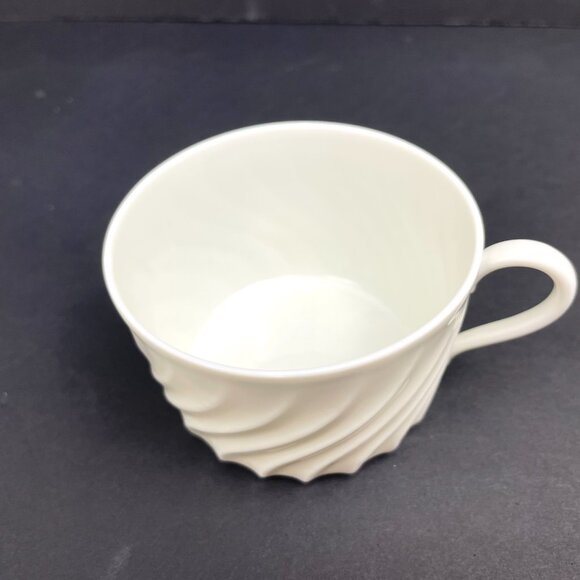 Set of 3 Haviland Limoges Cups & Saucers White Scalloped Swirl Porcelain France - Picture 10 of 12